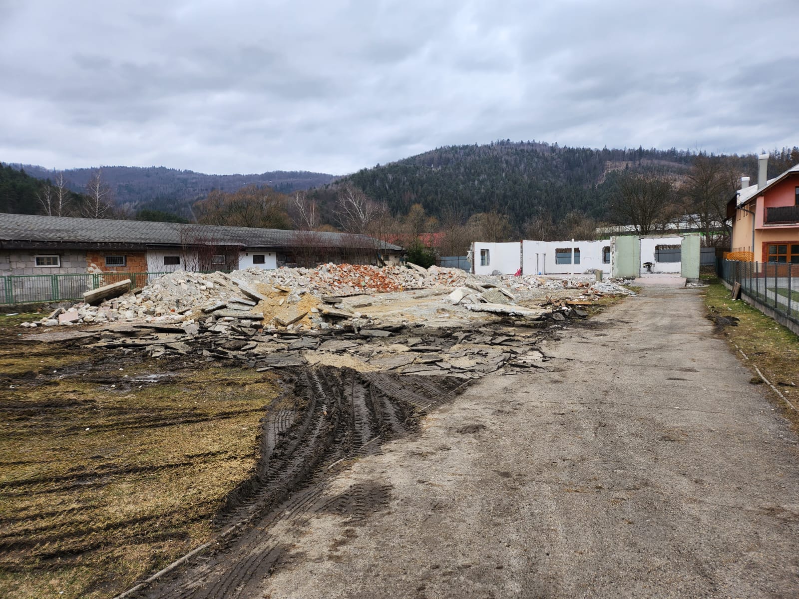 Búranie objektu Krásno nad Kysucou-Struhy